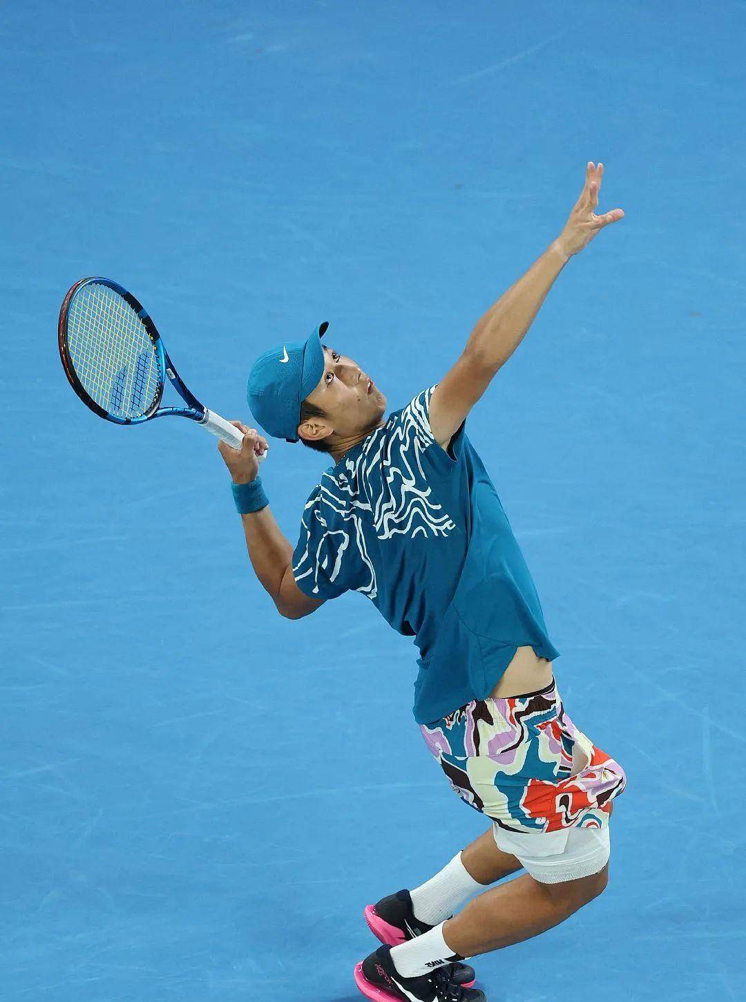 英雄联盟S15季赛-阿斯顿维拉训练开放日，窗口期遗憾出局引欢呼，法国杯在即，心理建设被强调的简单介绍