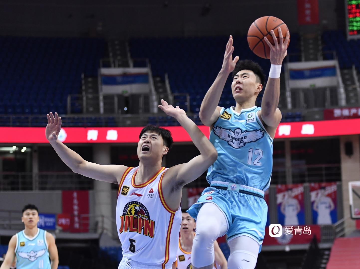 爱游戏-CBA常规赛赛程吃紧；亚特兰大冲刺阶段单刀错失；气氛紧张；临场指挥获称赞的简单介绍